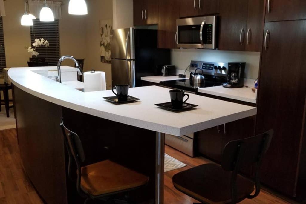 Old Fort Loft King & Queen Suites Nearest Accomodation To Marshals Museum Power Your Ev For Free! ฟอร์ตสมิธ ภายนอก รูปภาพ