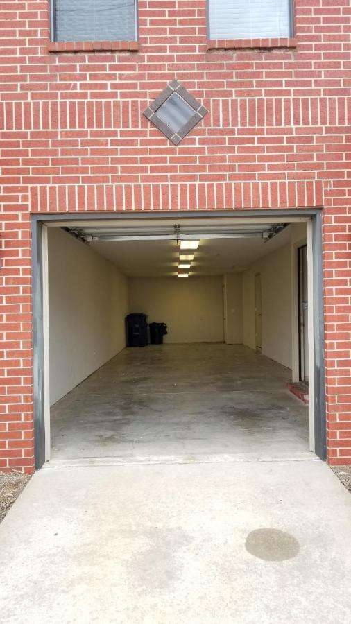 Old Fort Loft King & Queen Suites Nearest Accomodation To Marshals Museum Power Your Ev For Free! ฟอร์ตสมิธ ภายนอก รูปภาพ